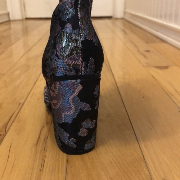 Kenneth Cole Reaction women’s time to step floral tapestry riding boot - Picture 5 of 10